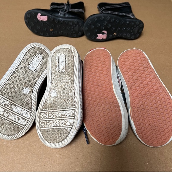 3 pairs of shoes size 5.5 & 6 (toddlers) - Vans, Gymboree - Picture 3 of 8